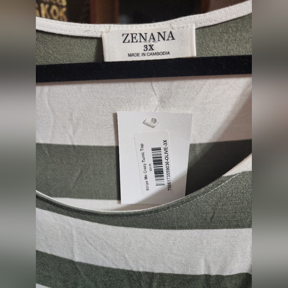 Top - Picture 2 of 2